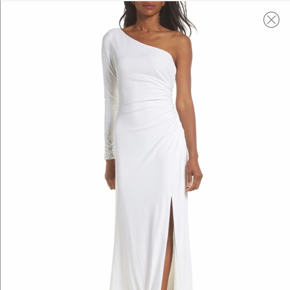 Vince Camuto Dresses & Skirts - Vince Camuto wedding dress